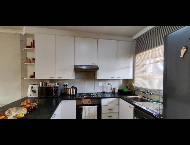 2 BEDROOM APARTMENT FOR SALE IN FREEWAY PARK